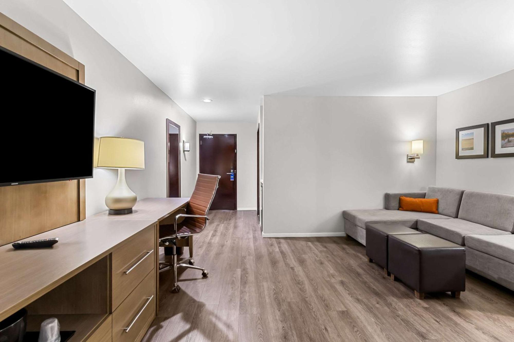Comfort Suites Columbia Bagian luar foto
