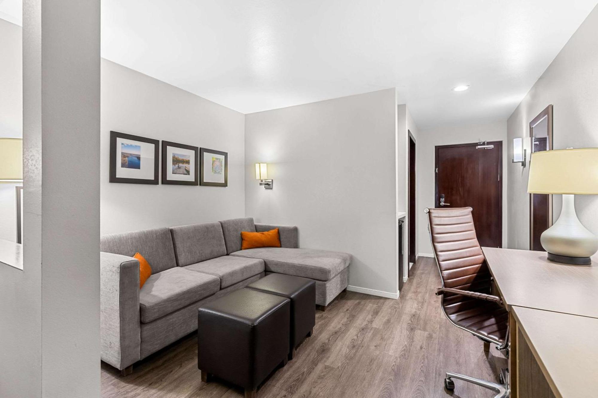 Comfort Suites Columbia Bagian luar foto