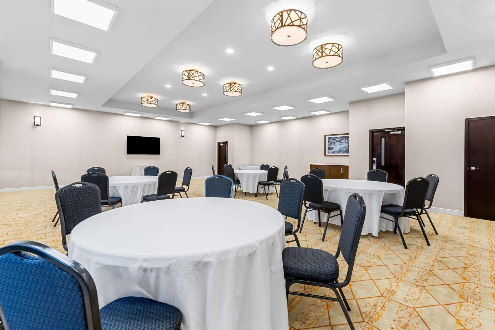 Comfort Suites Columbia Bagian luar foto