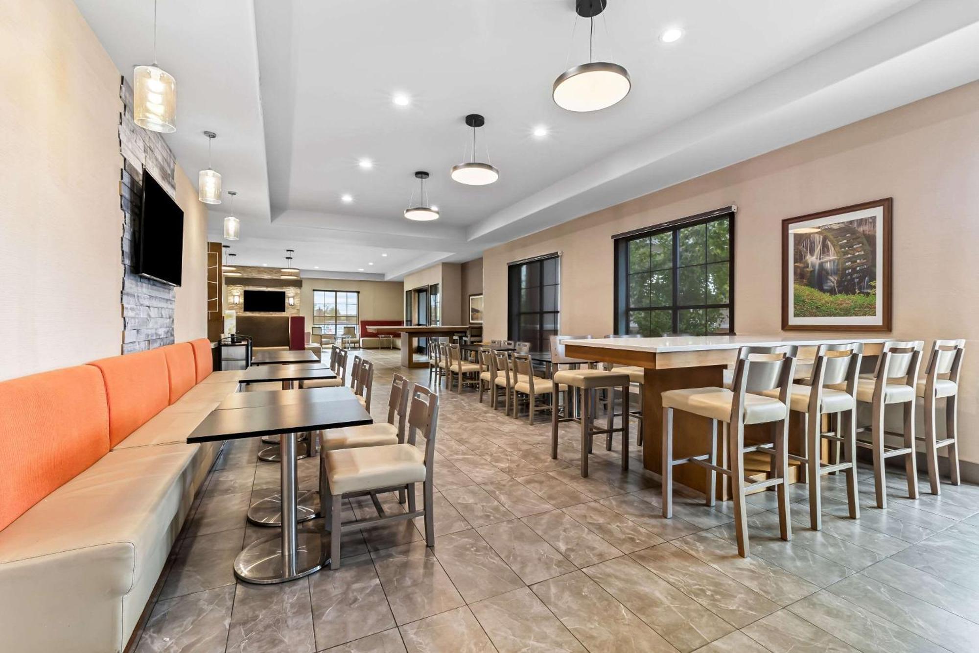 Comfort Suites Columbia Bagian luar foto