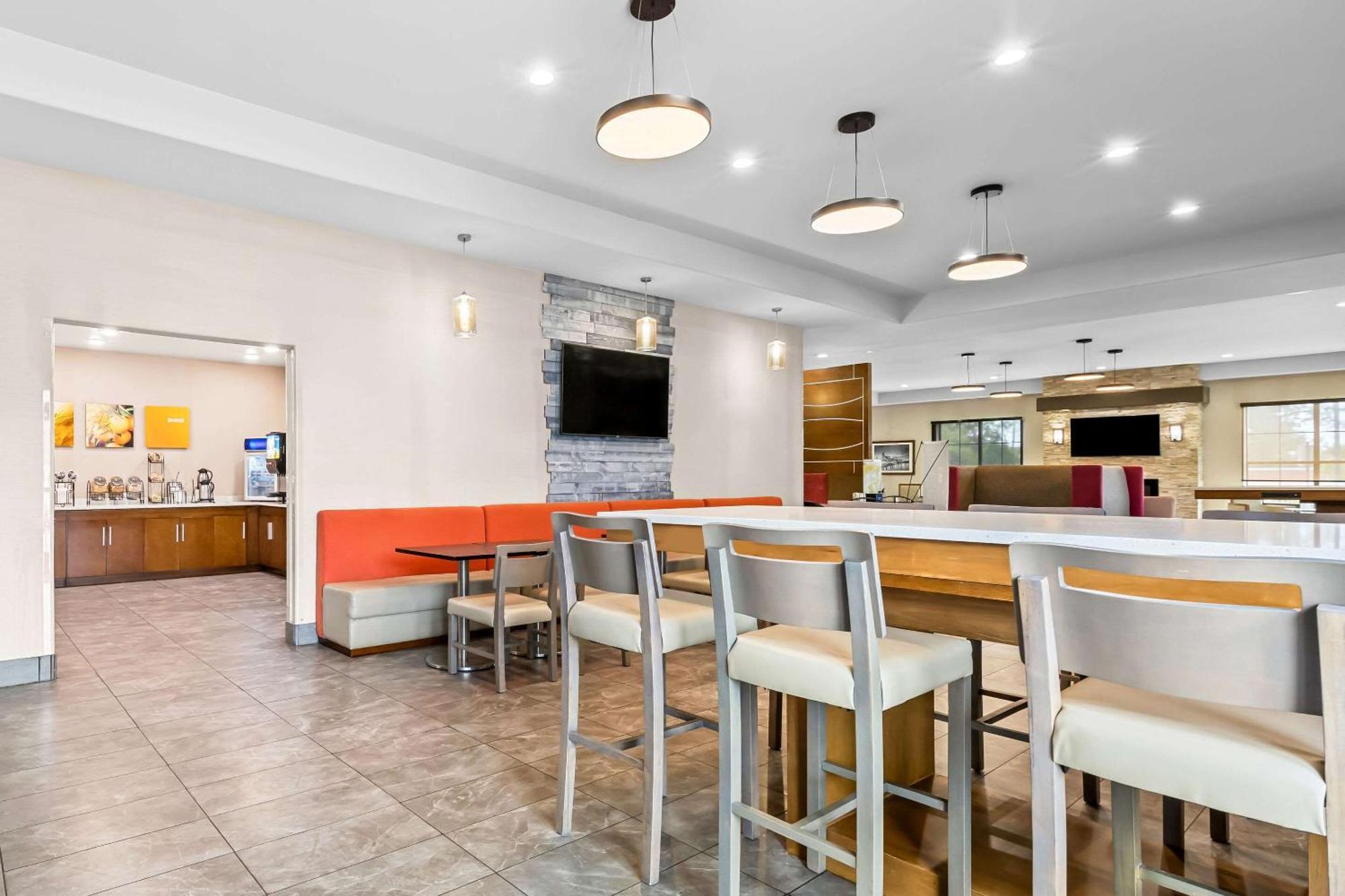 Comfort Suites Columbia Bagian luar foto