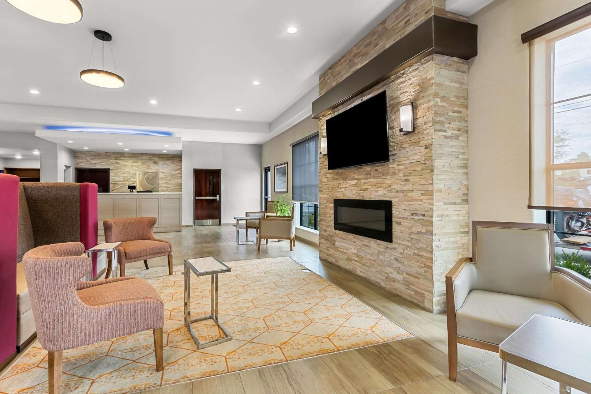 Comfort Suites Columbia Bagian luar foto