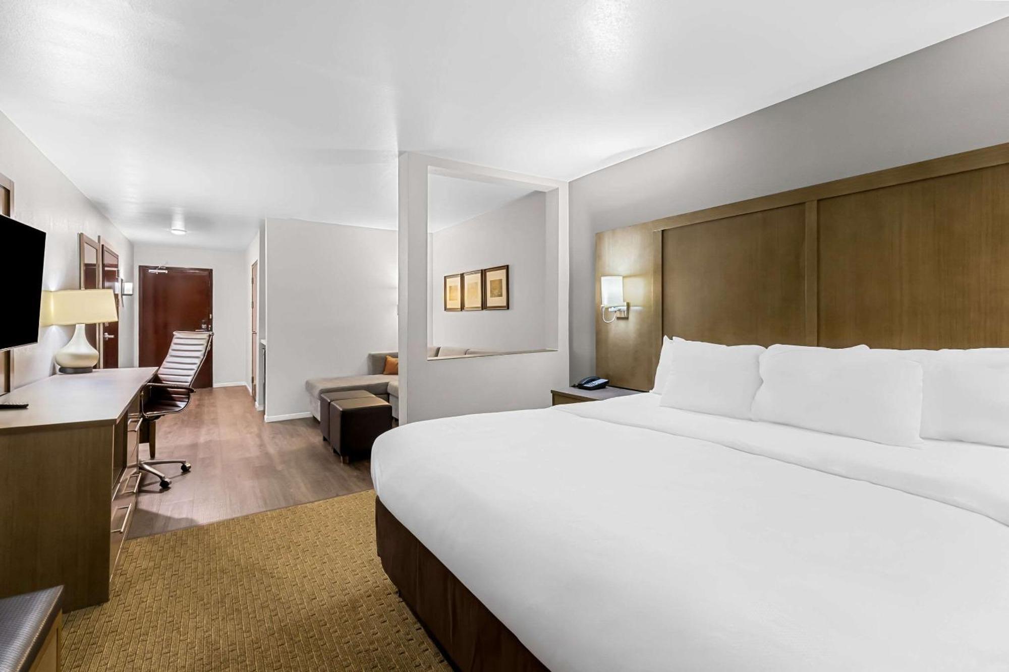 Comfort Suites Columbia Bagian luar foto