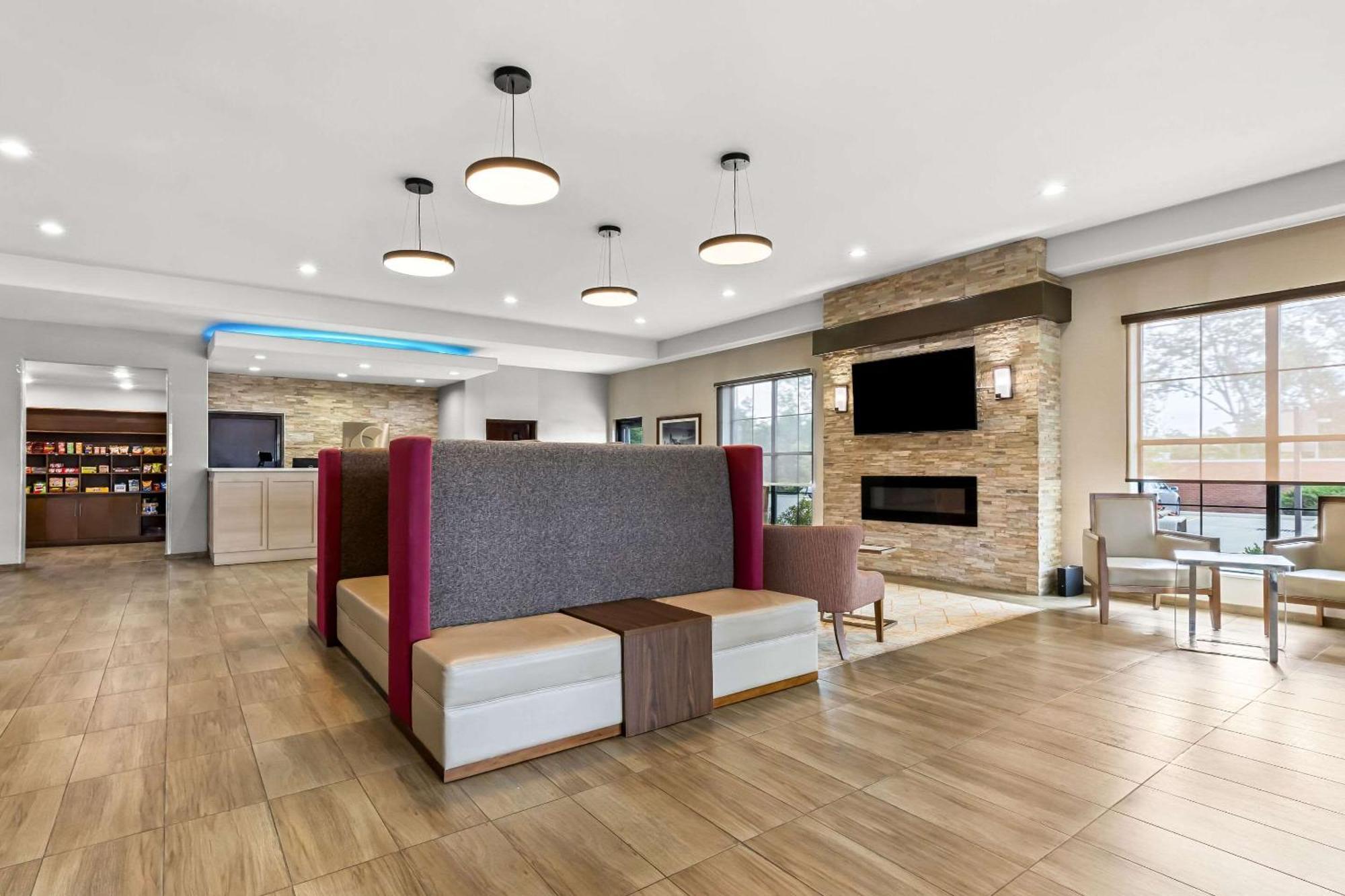 Comfort Suites Columbia Bagian luar foto